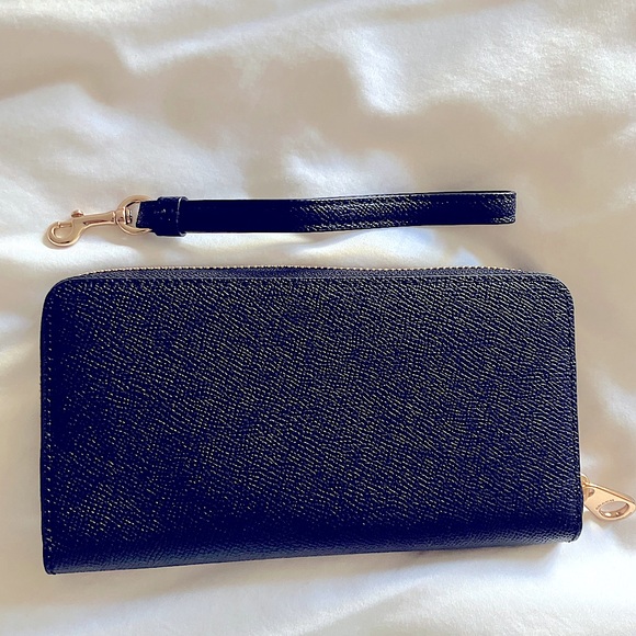 Beautiful Black Leather Authentic Coach Wallet and/or Wristlet - Picture 4 of 5